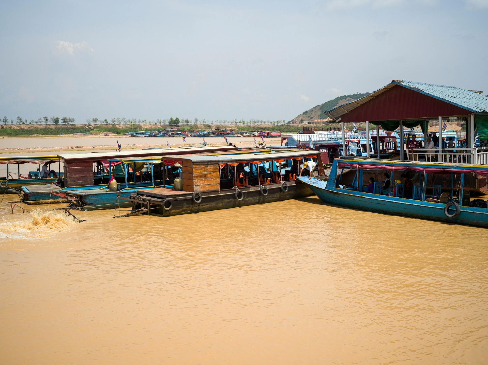Experience Tonle Sap’s adventure with weather-smart tours